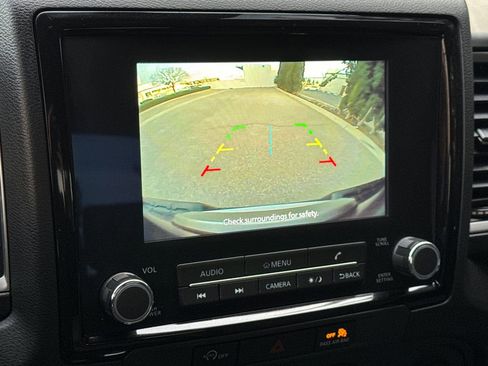 Used 2024 Nissan Frontier SV w/ Technology Package image 17