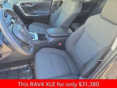 Used 2025 Toyota RAV4 XLE image 21