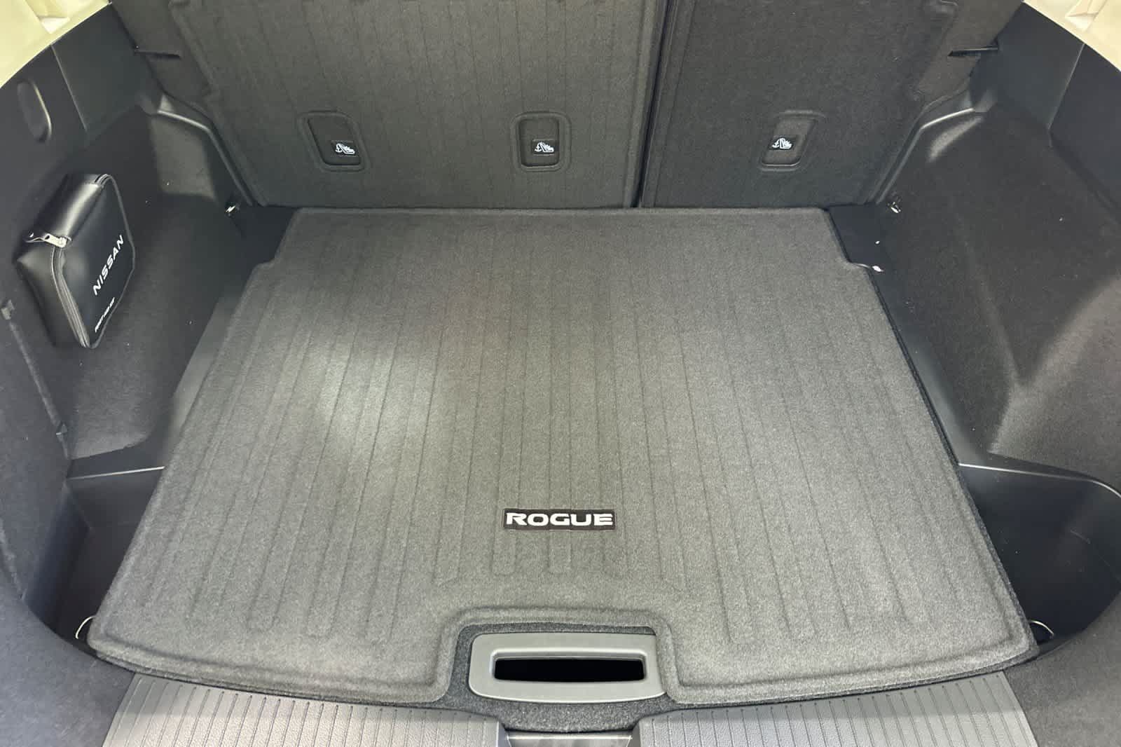 New 2026 Nissan Rogue SV AWD/4WD image 15