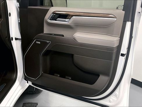 Used 2025 Chevrolet Silverado 1500 RST w/ Convenience Package II image 18