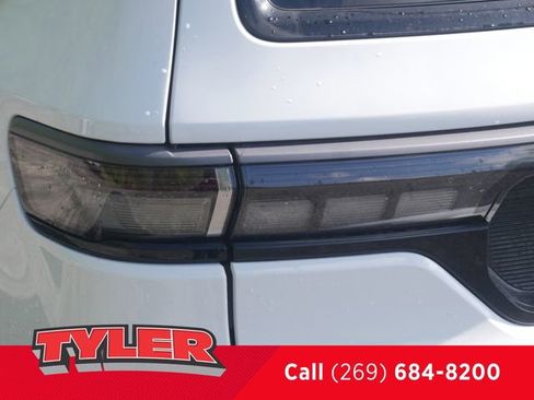 New 2026 Jeep Grand Wagoneer Limited AWD/4WD image 12