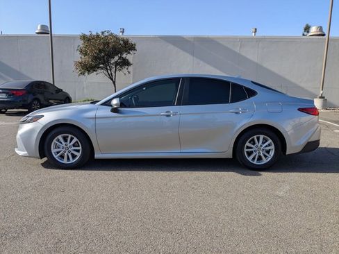 Certified 2025 Toyota Camry LE image 9