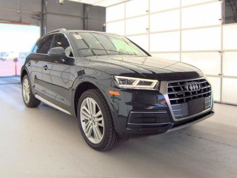 Used 2020 Audi Q5 2.0T Premium Plus w/ Premium Plus Package AWD/4WD image 3