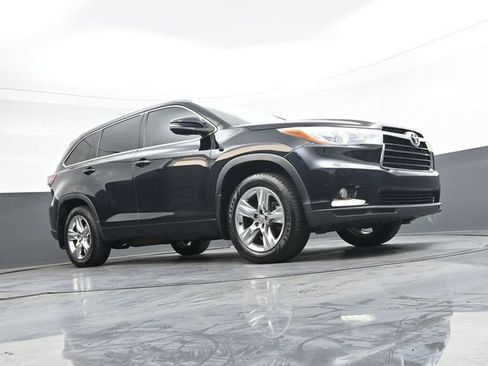 Used 2015 Toyota Highlander Limited AWD/4WD image 31