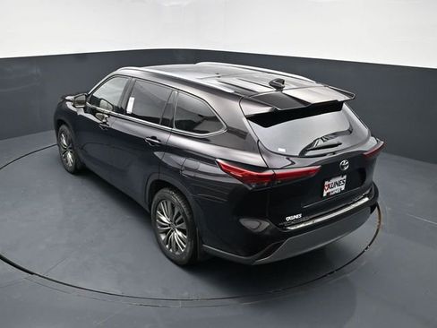Used 2021 Toyota Highlander Platinum image 42