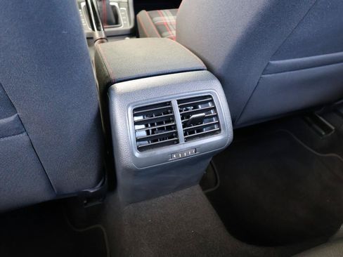 Used 2017 Volkswagen Golf 4-Door FWD image 42
