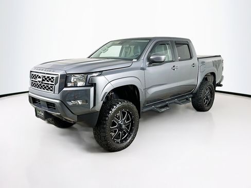 Used 2022 Nissan Frontier SV w/ Technology Package image 3