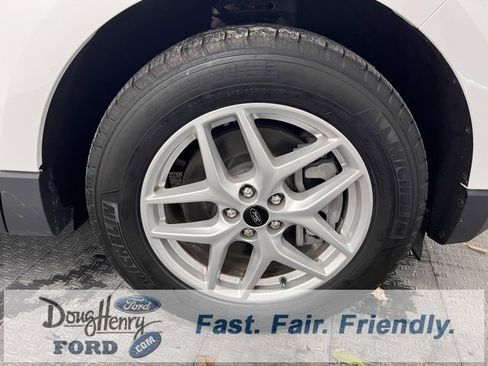 Used 2024 Ford Edge SEL image 17