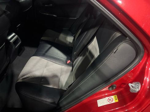 Used 2012 Toyota Camry SE image 13