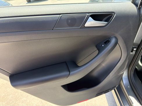 Used 2014 Volkswagen Jetta S FWD image 9