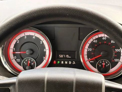 Used 2019 Dodge Grand Caravan SE image 28