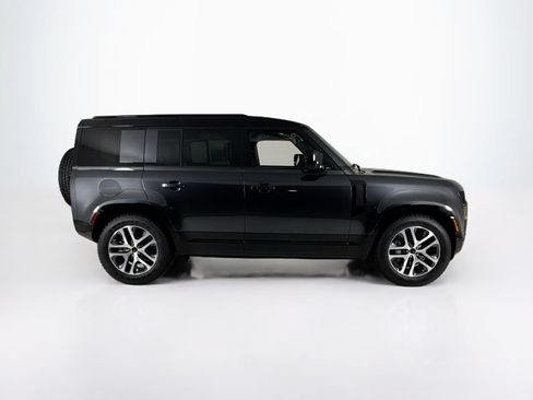 Used 2026 Land Rover Defender 110 X-Dynamic SE AWD/4WD image 6