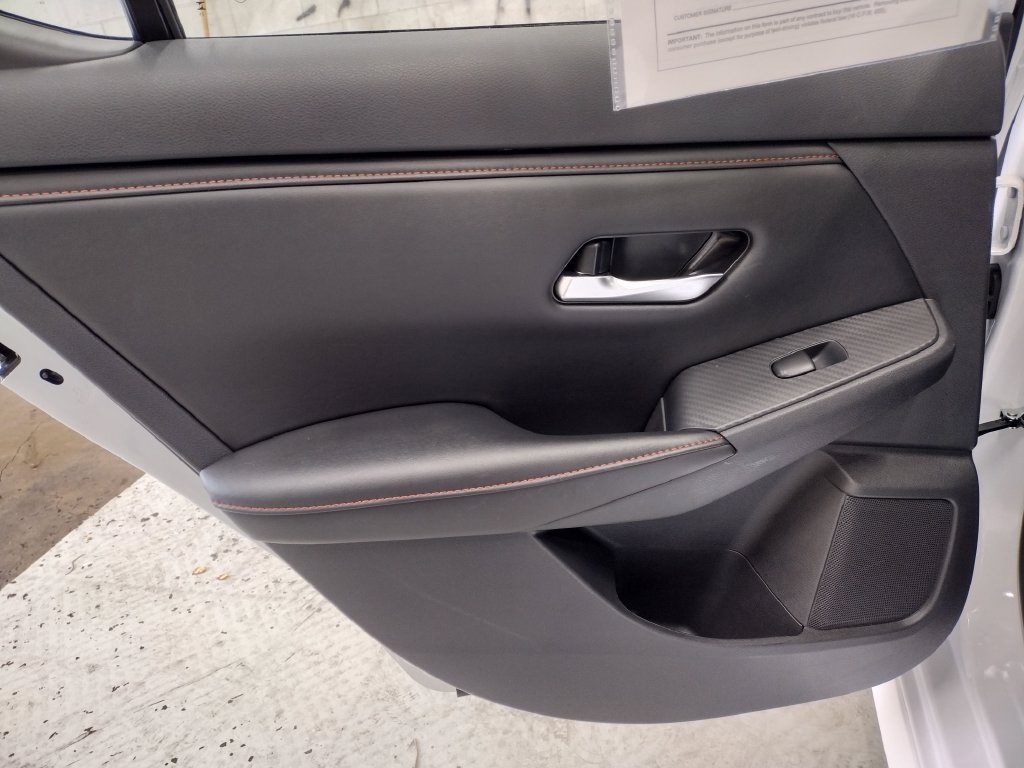 Used 2025 Nissan Sentra SR FWD image 32