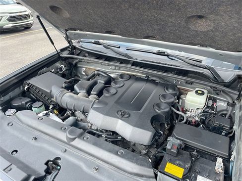 Used 2021 Toyota 4Runner Limited image 30