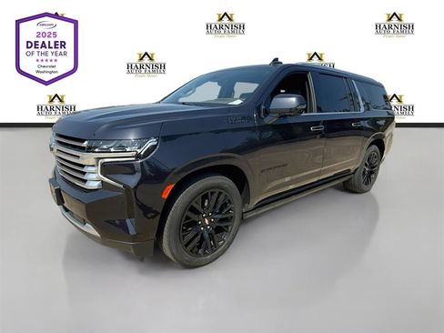 Used 2024 Chevrolet Suburban High Country w/ Advanced Technology Package AWD/4WD image 1