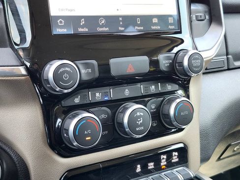 Used 2022 RAM 1500 Laramie AWD/4WD image 22