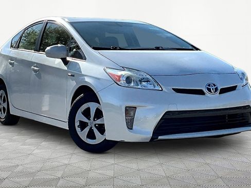 Used 2014 Toyota Prius Four image 3