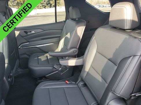 Used 2025 Chevrolet Traverse LT w/ Driver Confidence Package image 25