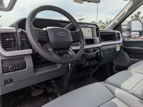 New 2026 Ford F550 4x4 Regular Cab Super Duty w/ XL Chrome Package image 8