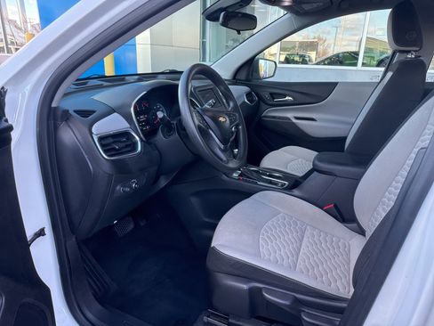 Used 2020 Chevrolet Equinox LS image 18