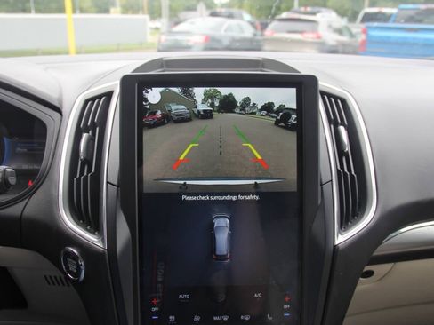 Certified 2022 Ford Edge Titanium image 30