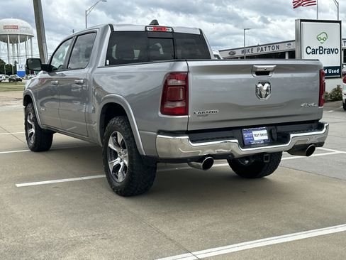 Used 2019 RAM 1500 Laramie AWD/4WD image 8
