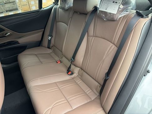 New 2025 Lexus ES 350 Ultra Luxury image 18