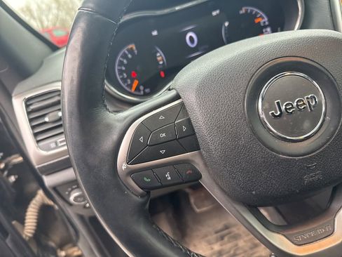 Used 2018 Jeep Grand Cherokee Altitude image 16