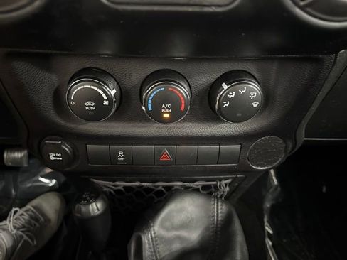 Used 2015 Jeep Wrangler Unlimited Sport AWD/4WD image 33