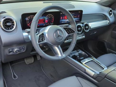 New 2026 Mercedes-Benz GLB 250 image 3