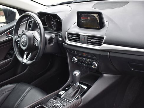 Used 2018 MAZDA MAZDA3 Touring FWD image 14