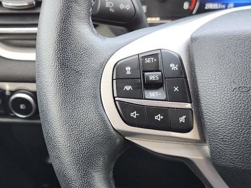 Used 2024 Ford Explorer XLT w/ Equipment Group 202A RWD image 27