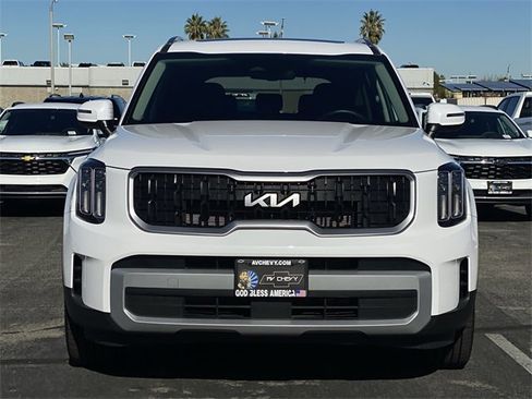 Used 2025 Kia Telluride EX image 2