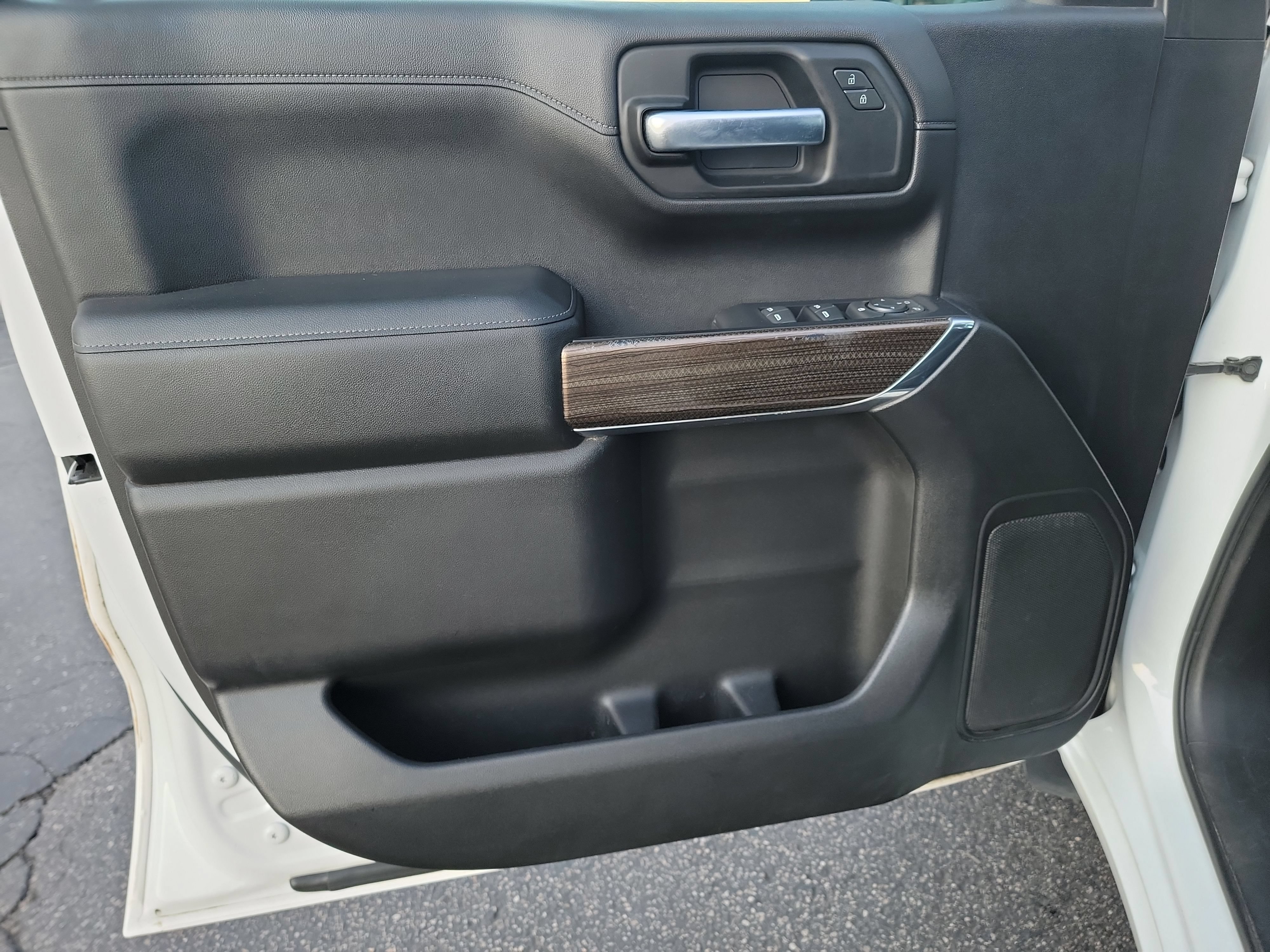 Used 2020 Chevrolet Silverado 1500 LT AWD/4WD image 13