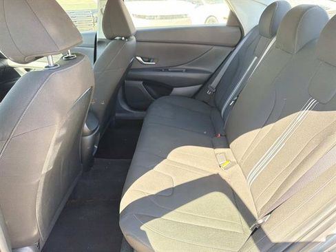 Used 2024 Hyundai Elantra SEL FWD image 9