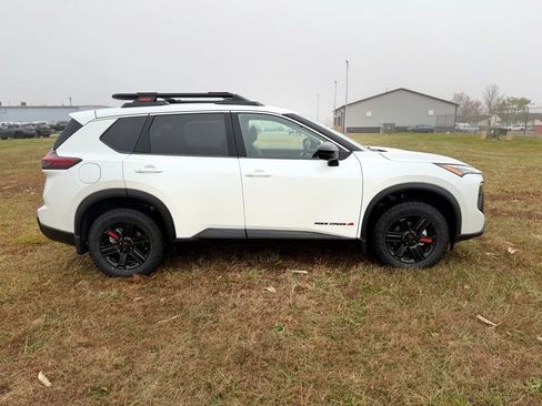 New 2026 Nissan Rogue SV w/ Rock Creek Premium Package AWD/4WD image 4