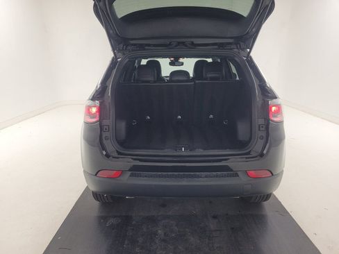 Used 2024 Jeep Compass Latitude AWD/4WD image 29