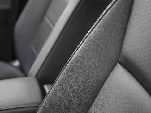 Used 2020 Volkswagen Tiguan SE image 19