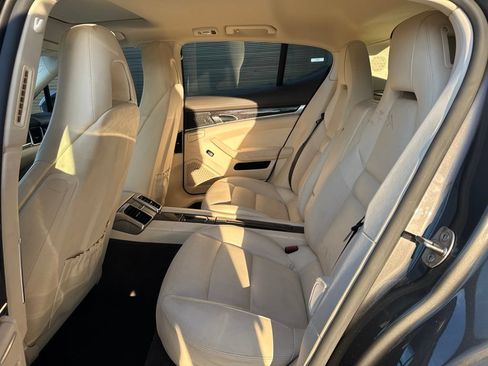 Used 2015 Porsche Panamera S RWD image 6