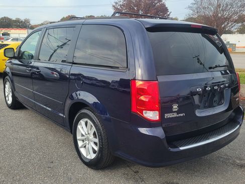 Used 2015 Dodge Grand Caravan SXT w/ UConnect Hands-Free Group image 3
