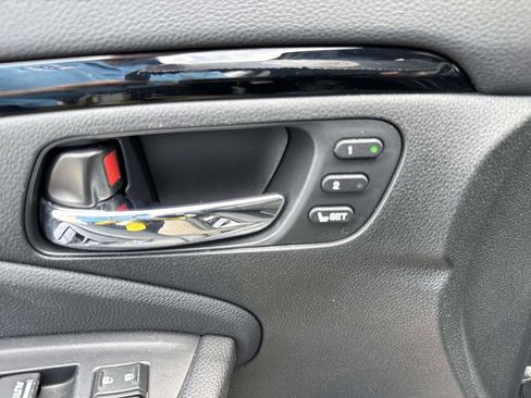 Used 2016 Honda Pilot Touring image 19