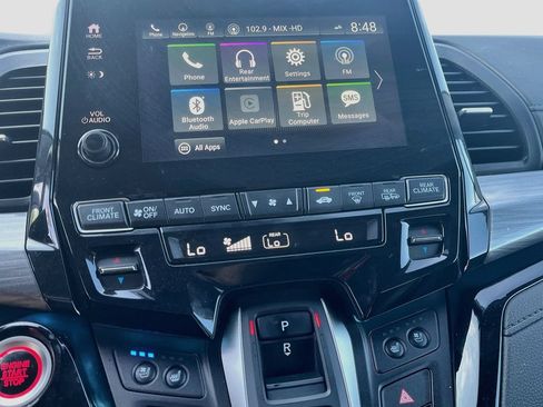 Used 2024 Honda Odyssey Elite image 15