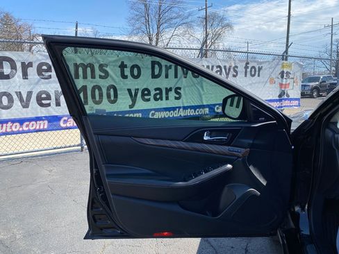 Used 2017 Nissan Maxima Platinum image 12