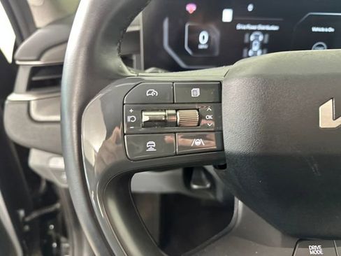 Used 2024 Kia EV9 Wind image 15