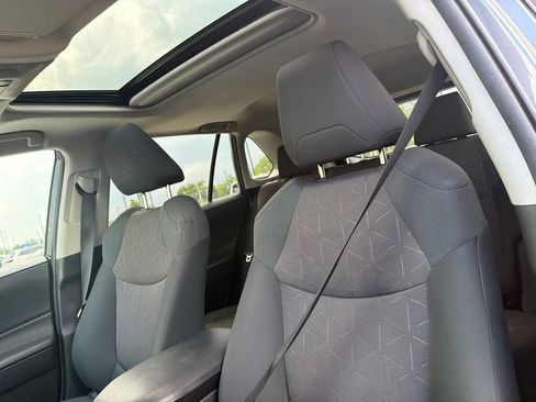Used 2019 Toyota RAV4 XLE w/ Convenience Package AWD/4WD image 5