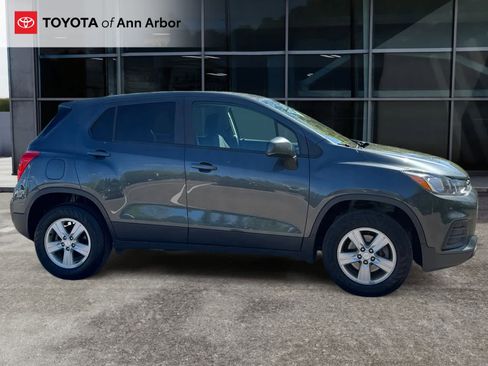 Used 2020 Chevrolet Trax LS w/ Tint and Cruise Package AWD/4WD image 11