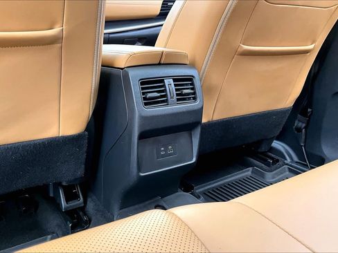 Used 2023 Nissan Rogue Platinum FWD image 34