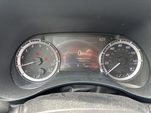 Used 2024 Toyota Highlander XLE FWD image 13