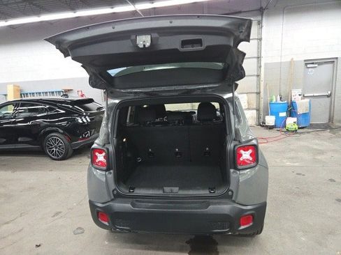 Used 2022 Jeep Renegade Altitude image 14