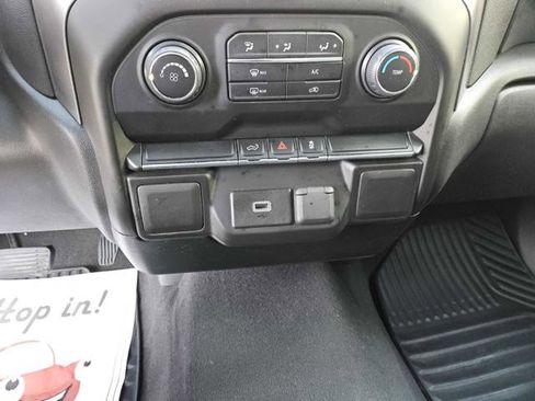 Used 2020 Chevrolet Silverado 1500 Custom w/ Custom Value Package image 21